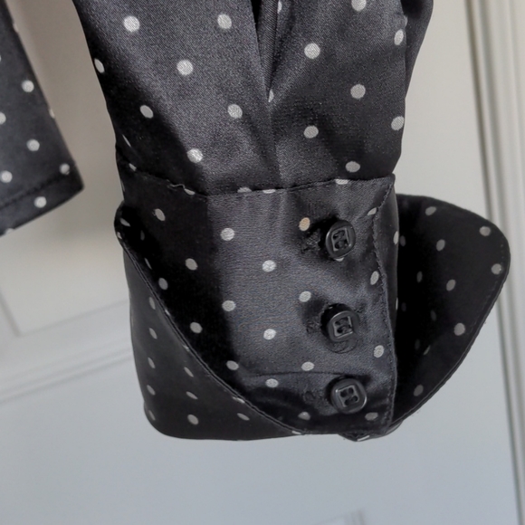 🌷Black & White Blouse - Picture 4 of 14